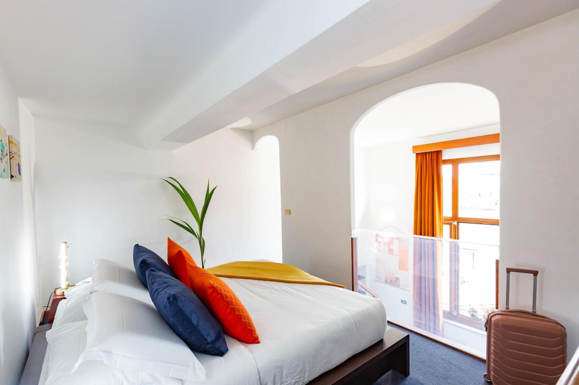 Spanish Steps Luxury Apartamento *